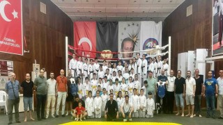 Körfezde 45 karateci bir üst kuşağa terfi etti