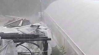 Kumlucada aniden bastıran dolu yağışı etkili oldu