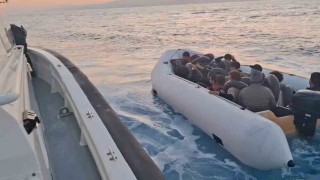Kuşadası açıklarında 18 düzensiz göçmen yakalandı