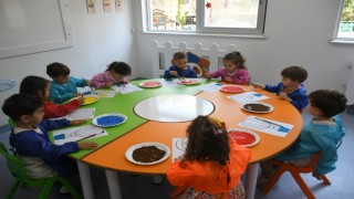 Kuşadasındaki Çocuk Gelişim Merkezi yazın da hizmet vermeye devam ediyor