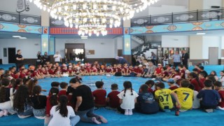 Kütahya Hira Camiinde Çocuk Şenliği düzenlendi