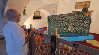 Kütahyada Ergun Çelebi Hazretlerinin kabrinde düzenleme