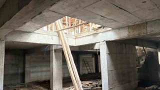 Kütahyada inşaatta iskele çöktü: 4 işçi yaralandı
