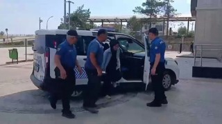 LGSde geç kalan öğrencilerin yardımına polis yetişti