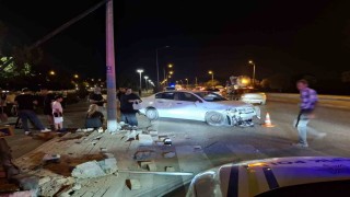 Makas atan otomobille birlikte iki araç dereye uçtu: 6 yaralı