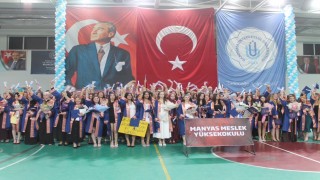 Manyas MYOda mezuniyet coşkusu