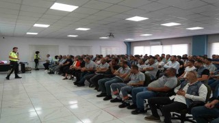 Melikgaziden saha çalışanlarına trafik eğitimi