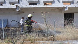 Menteşede otel arkasındaki otluk alanda yangın