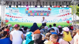 Meramda çocuklar karne sevincini doyasıya yaşadı