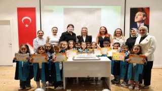 Merkezefendide kreş öğrencilerinin mezuniyet sevinci
