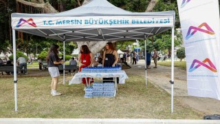 Mersin Büyükşehir Belediyesinden LGS günü su ikramı