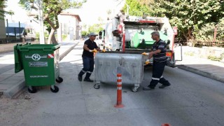 Mersin kent merkezindeki çöp konteynerleri yenileniyor