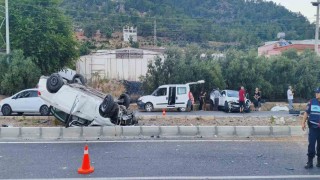 Mersinde kaza yapan otomobil takla attı: 2 yaralı
