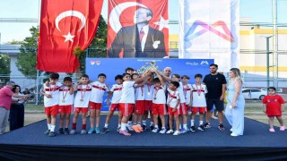Mersinde minik futbolcuların şenlik heyecanı sona erdi