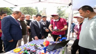 Meslek lisesi öğrencilerinin yaptığı ürünler görücüye çıktı
