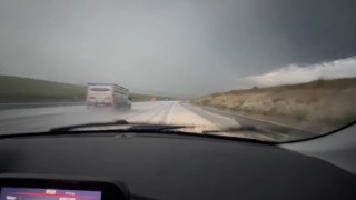 Meteoroloji uyarmıştı: Karsta dolu yağışı yolları beyaza bürüdü