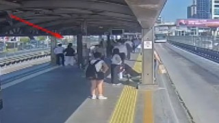 Metrobüs durağında bıçaklı saldırı: 1 ölü