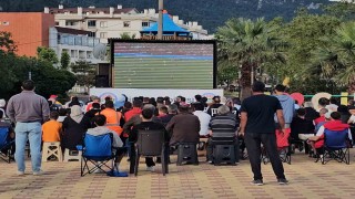 Milli maç heyecanı Kastamonuda dev ekranda yaşandı