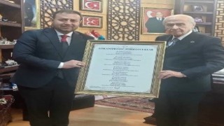 Milli takıma milli eser; MHP Lideri Devlet Bahçelinin isteğiyle hazırlandı