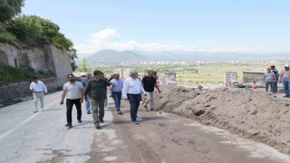 Mimarsinan mahallesinde çöken istinat duvarında inceleme yapıldı