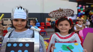 Miniklere bayat ekmekle yemek yapmayı öğrettiler