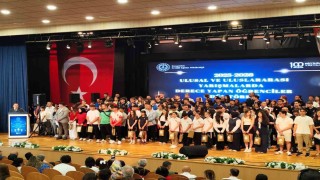 Mollabey Ortaokulu öğrencilerine Türkiye dereceleri için ödül