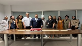 Muğlada diyetisyenler günlerini pasta ile kutladı