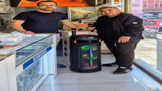 Muhtardan mahalle sakinlerine ücretsiz ses sistemi hizmeti