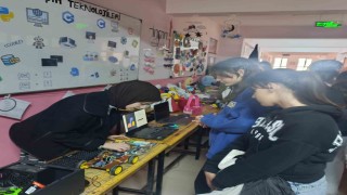 Muradiye MTALden ortaokul öğrencilerine bölüm tanıtım sergisi