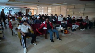 Muşta Türkiye-Avustralya maçı dev ekranda izlendi