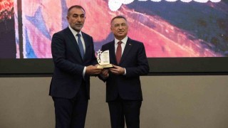 Mustafa Dügere Yerel Kültürü Yaşatma Hizmet Ödülü
