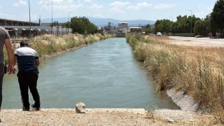 Mustafakemalpaşada sulama kanalında erkek cesedi bulundu