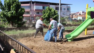 Nazillide çocuk oyun ve spor alanları bakıma alındı