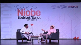 Nihat Behram Manisada edebiyat ve yapay zekayı konuştu