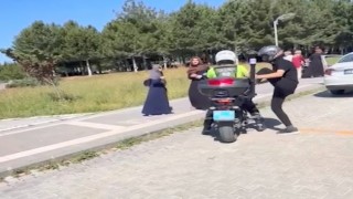 Öğrenciler, polisler tarafından sınava yetiştirildi