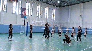 Okul Sporlarında voleybol heyecanı devam ediyor