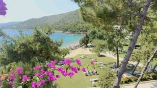 Okullar kapandı, Bodrum sahilleri doldu