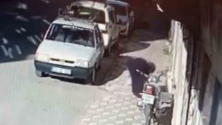 Önce takip etti, ardından yere düşen parayı alıp kayıplara karıştı: O anlar kamerada