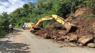 Orduda heyelan nedeniyle ulaşıma kapanan 236 mahalle yolu açıldı