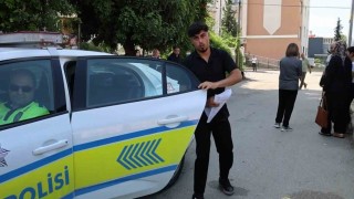 Örnek olmak için 6ncı kez üniversite sınavına girdi, kimliğini unutan öğrenci ise polislerin yardımına rağmen sınava yetişemedi