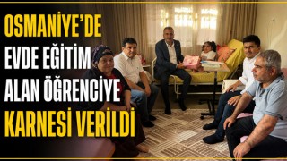Osmaniye'de Evde Eğitim Alan Öğrenciye Karnesi Verildi
