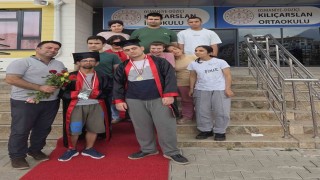 Osmaniyede özel öğrencilerin mezuniyet sevinci
