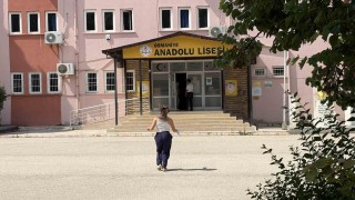 Osmaniyede simitçi süreyi hatırlattı, son anda gelen aday içeri alınmadı
