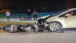 Otomobil ile kafa kafaya çarpışan motosiklet sürücüsü yaralandı