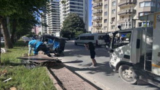 Otomobil ile moped çarpıştı: 5 yaralı