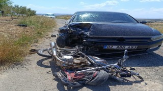 Otomobil ile motosiklet çarpıştı: 2 ağır yaralı