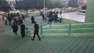 Otomobilin çarptığı çocuk öldü, durumunu öğrenmek için hastaneye giden sürücü darp edildi