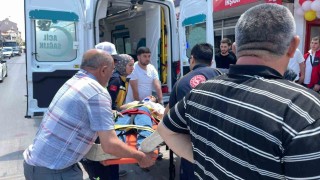 Otomobille çarpışan motosikletin sürücüsü yaralandı