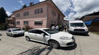 Oyun oynarken yola atlayan çocuğa otomobil çarptı
