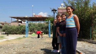 Oyun parkındaki yangın çocukları üzdü